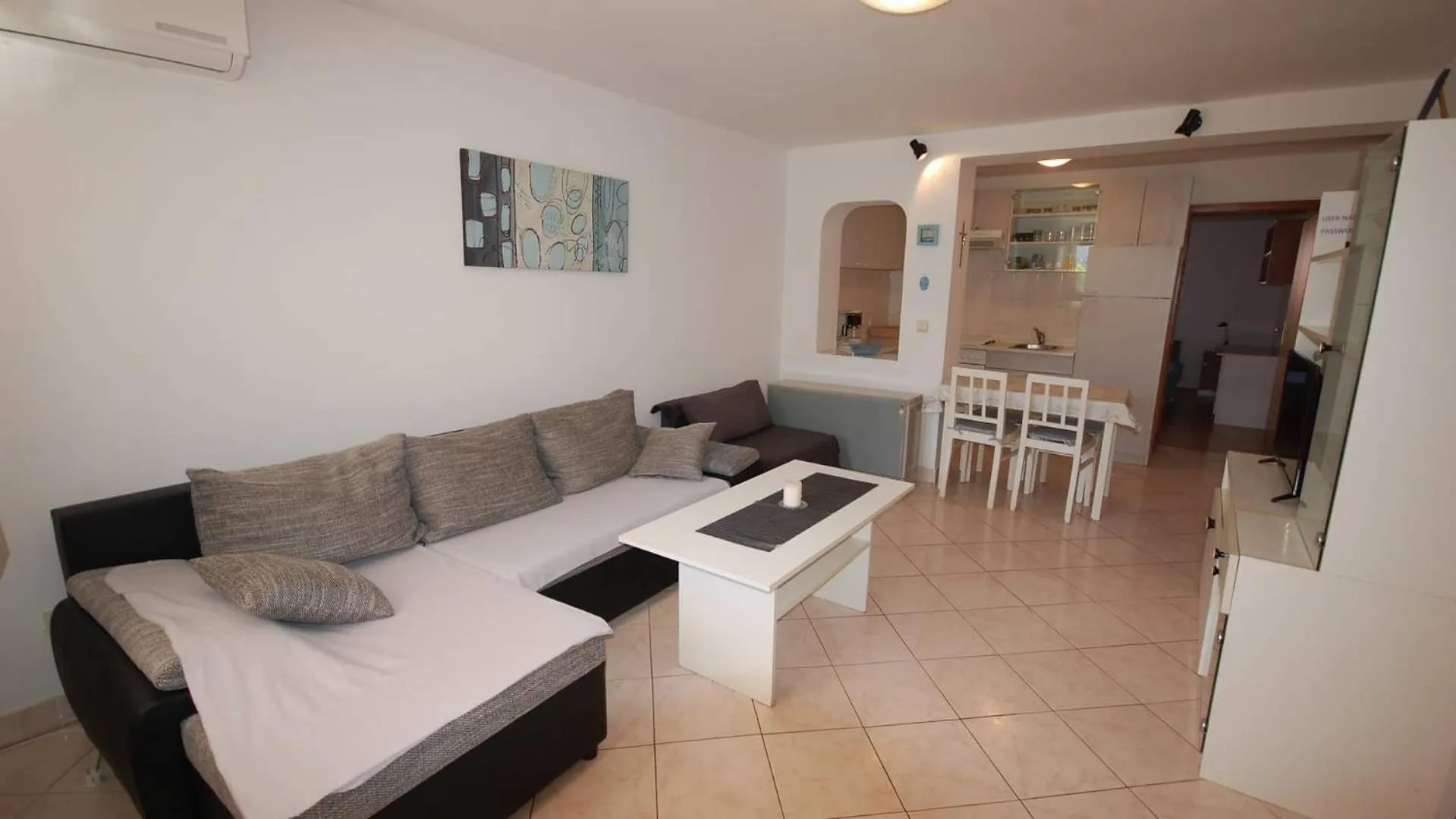 Apartments With A Parking Space Njivice, Krk - 21856  Njivice